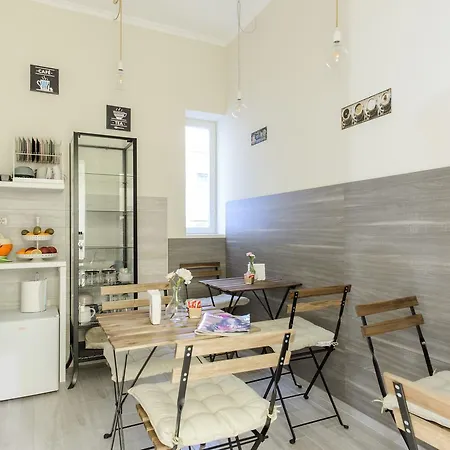 Morra'S Home-2